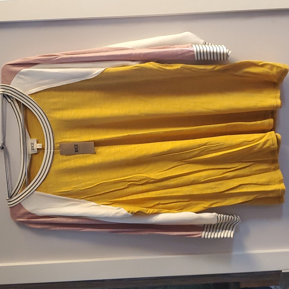 BKE, Size large, mustard, multi